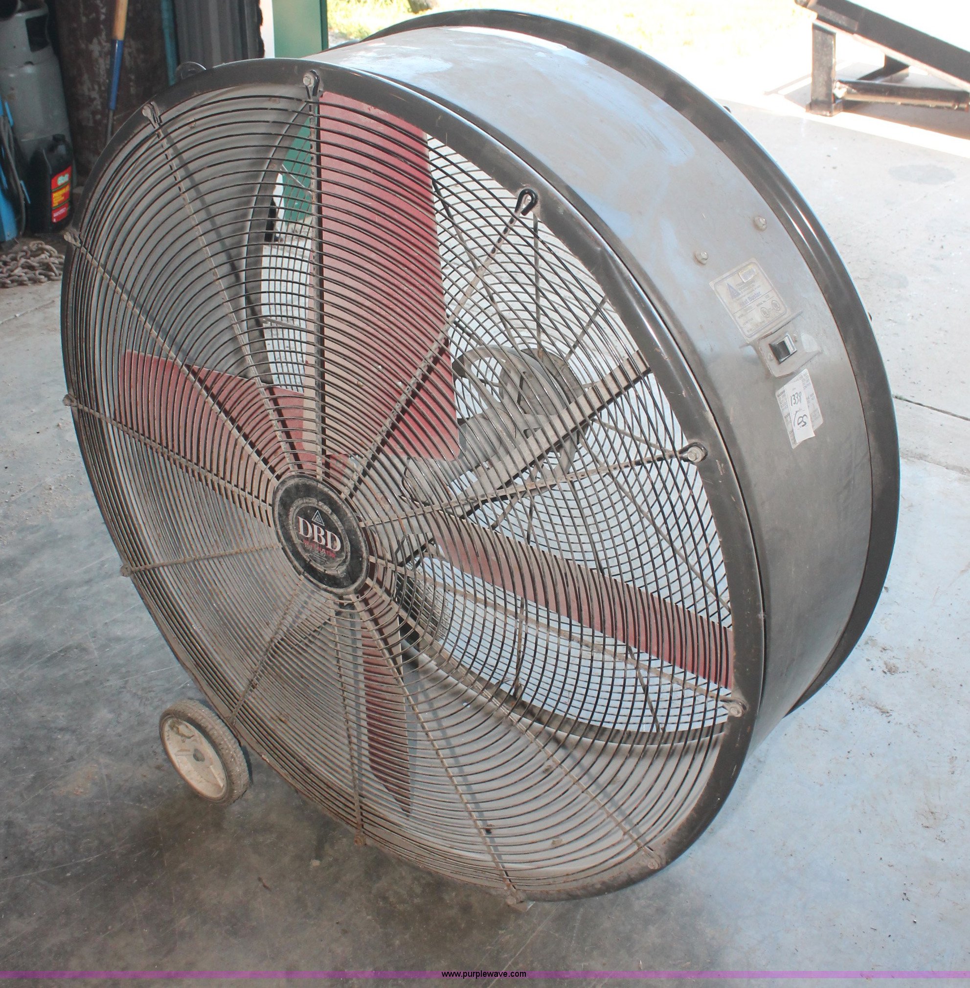 DBD Heat Buster shop fan in Odessa, MO Item L9957 sold Purple Wave