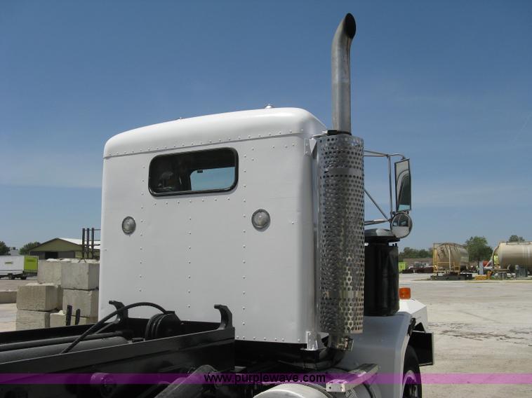 image for item A6481 1988 Kenworth C510 roll-off truck