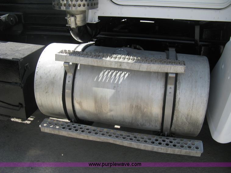 image for item A6481 1988 Kenworth C510 roll-off truck