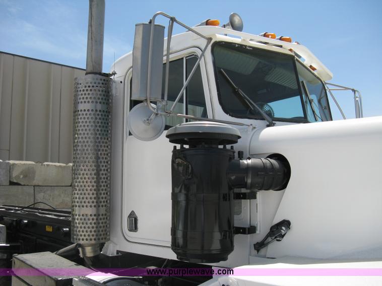 image for item A6481 1988 Kenworth C510 roll-off truck