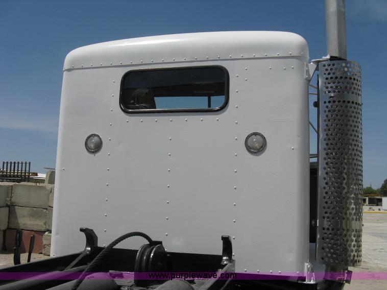image for item A6481 1988 Kenworth C510 roll-off truck