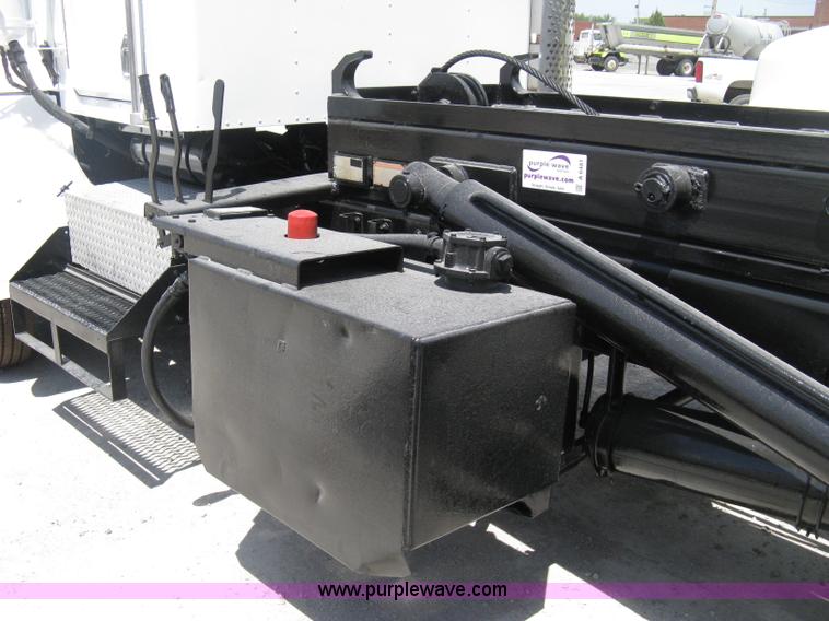 image for item A6481 1988 Kenworth C510 roll-off truck