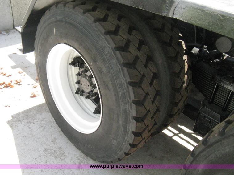 image for item A6481 1988 Kenworth C510 roll-off truck