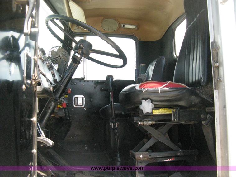 image for item A6481 1988 Kenworth C510 roll-off truck