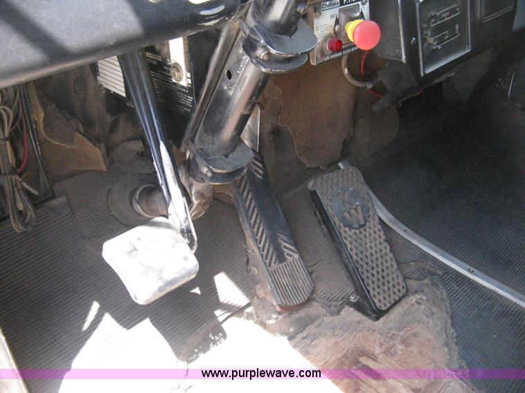 image for item A6481 1988 Kenworth C510 roll-off truck