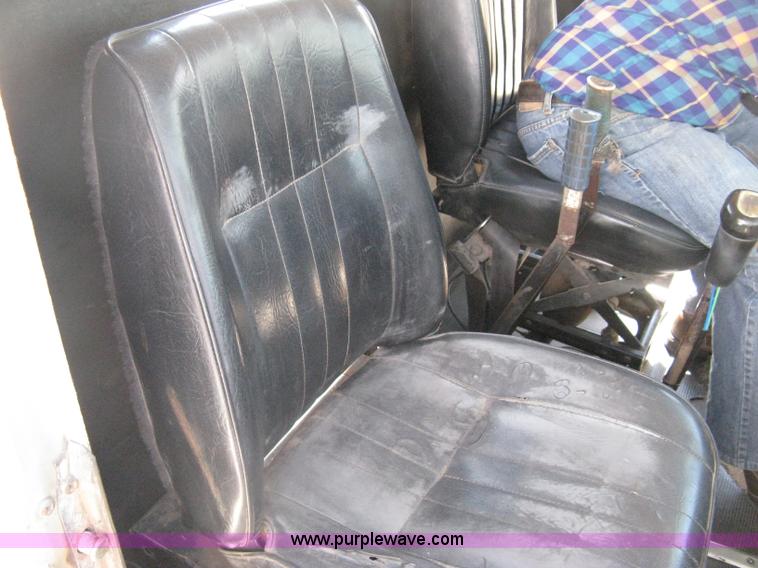 image for item A6481 1988 Kenworth C510 roll-off truck