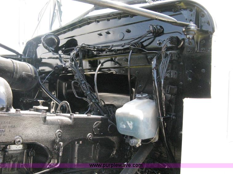 image for item A6481 1988 Kenworth C510 roll-off truck