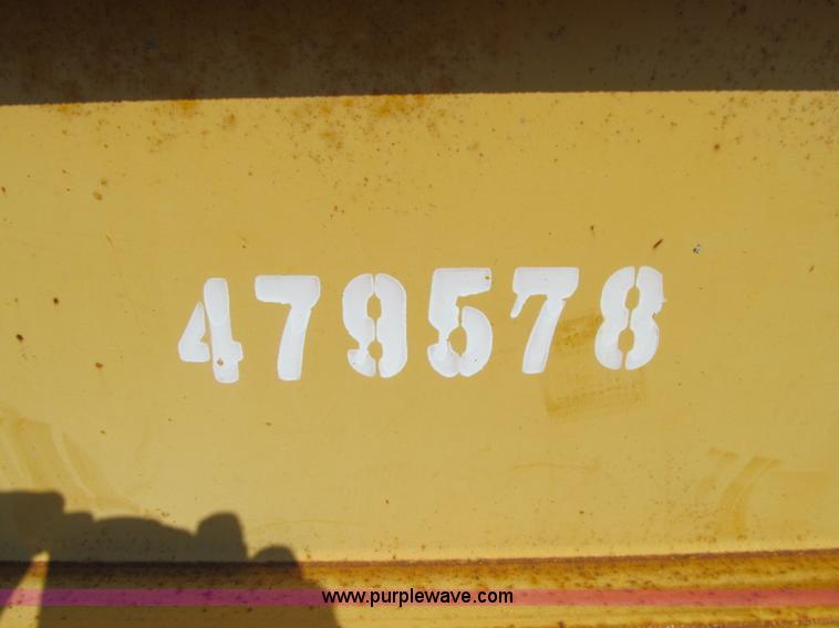 image for item A8432 2002 Ledwell LW25X120 portable loading dock