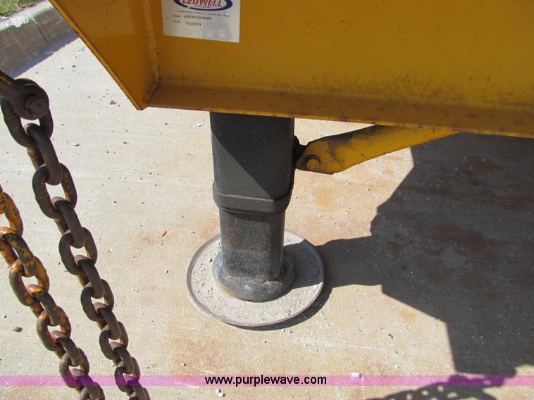 image for item A8432 2002 Ledwell LW25X120 portable loading dock