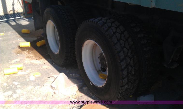 image for item B1460 1991 International Navistar 8300 drill rig truck