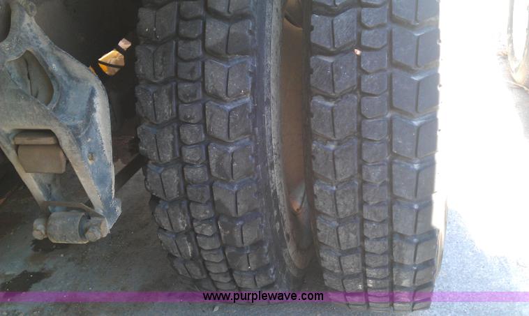 image for item B1460 1991 International Navistar 8300 drill rig truck