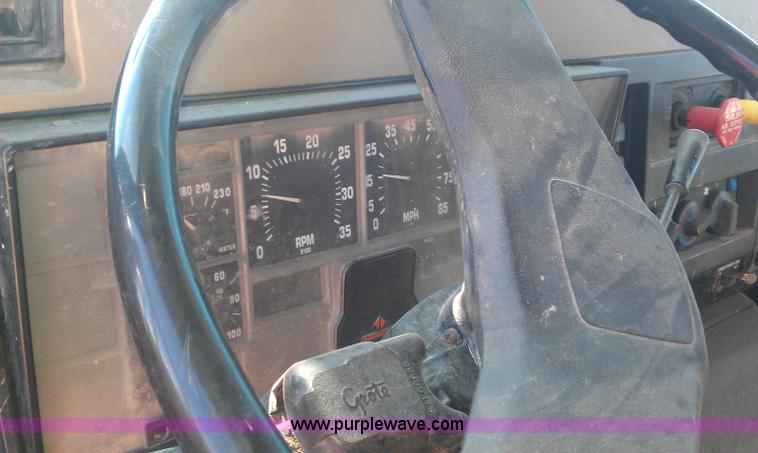 image for item B1460 1991 International Navistar 8300 drill rig truck