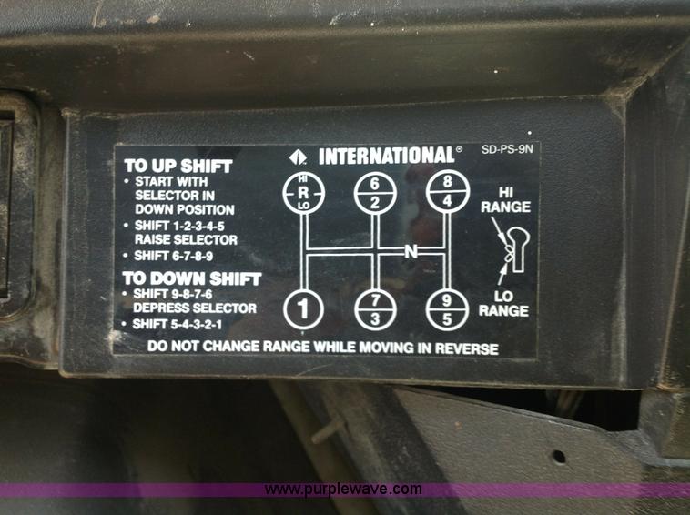 image for item B1460 1991 International Navistar 8300 drill rig truck