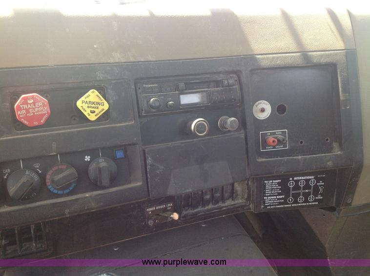 image for item B1460 1991 International Navistar 8300 drill rig truck