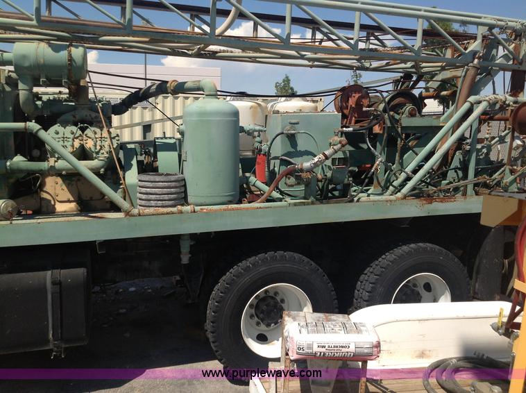 image for item B1460 1991 International Navistar 8300 drill rig truck