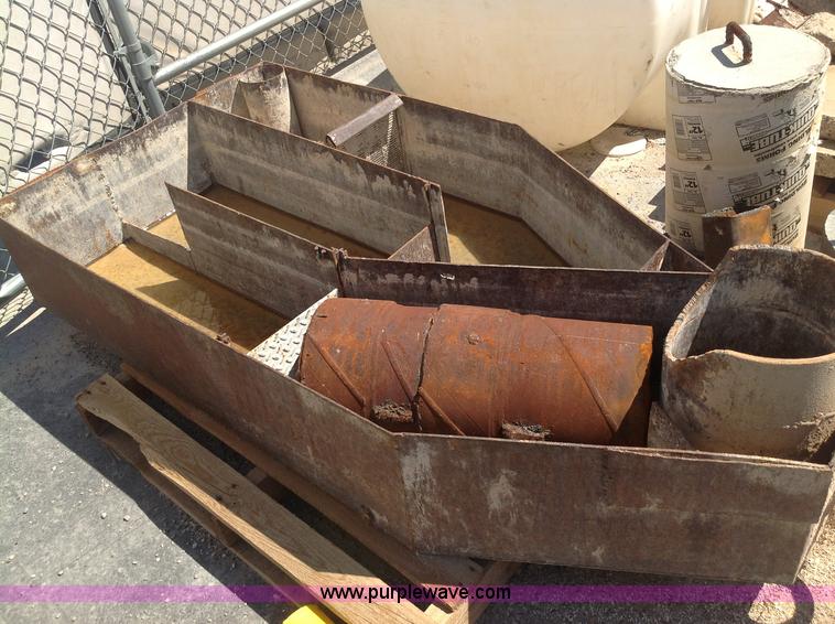 image for item B1460 1991 International Navistar 8300 drill rig truck