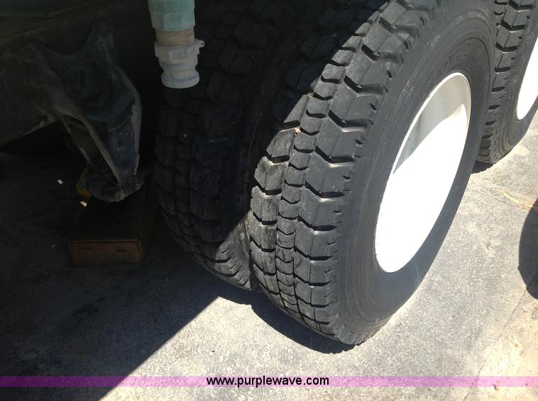 image for item B1460 1991 International Navistar 8300 drill rig truck