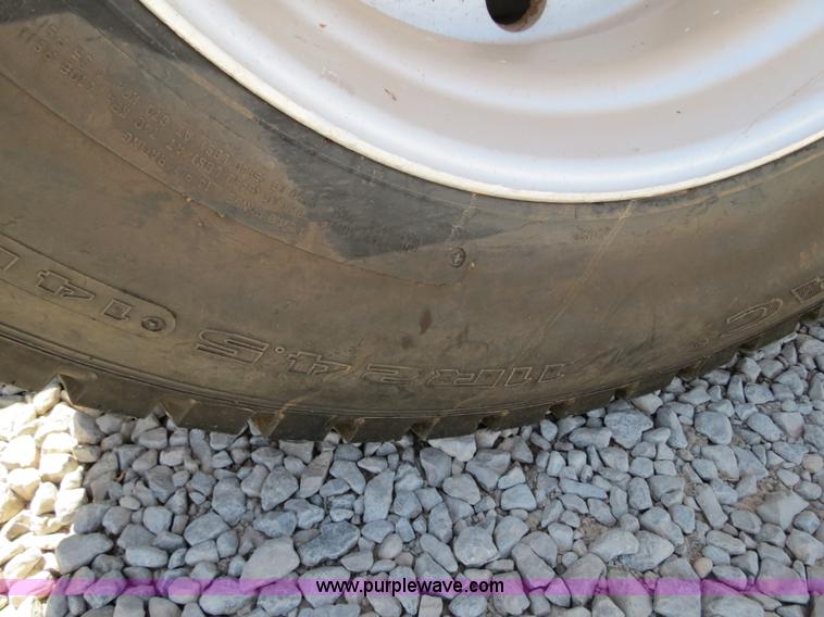 image for item B2453 1995 Mack CH613 semi truck