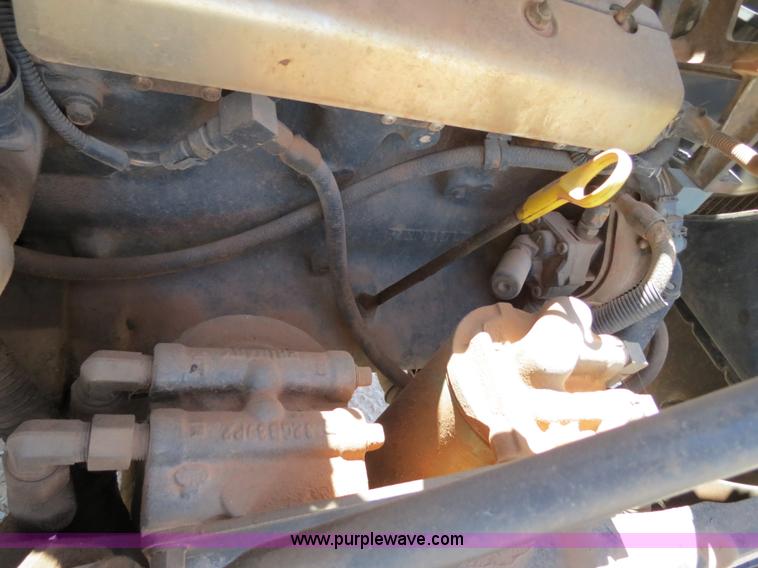 image for item B2453 1995 Mack CH613 semi truck