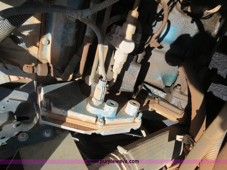 image for item B2457 1997 International 4700 winch truck