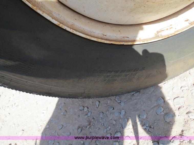 image for item B2457 1997 International 4700 winch truck