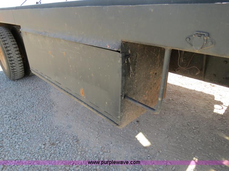 image for item B2457 1997 International 4700 winch truck