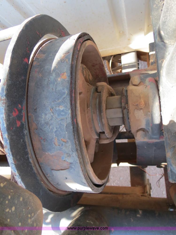 image for item B2457 1997 International 4700 winch truck