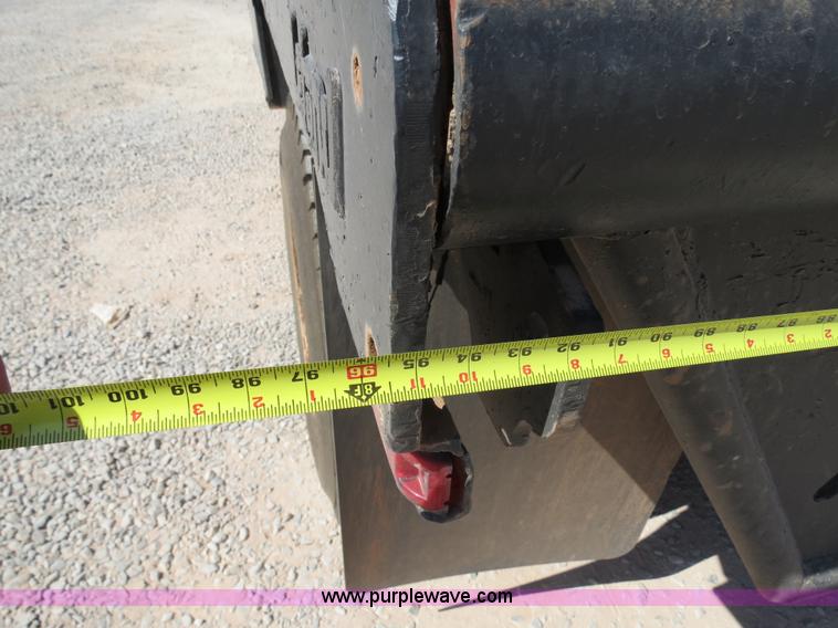 image for item B2457 1997 International 4700 winch truck