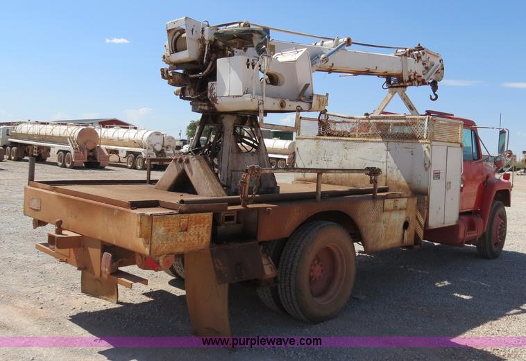 image for item B2459 1987 International 1955 crane truck