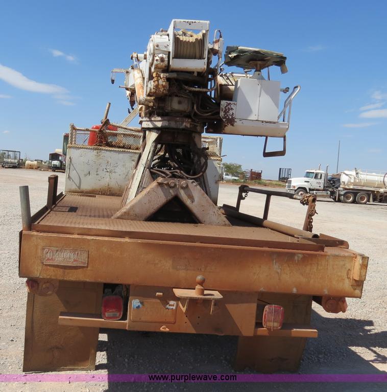image for item B2459 1987 International 1955 crane truck