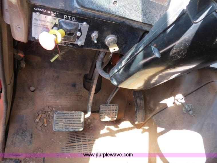 image for item B2459 1987 International 1955 crane truck