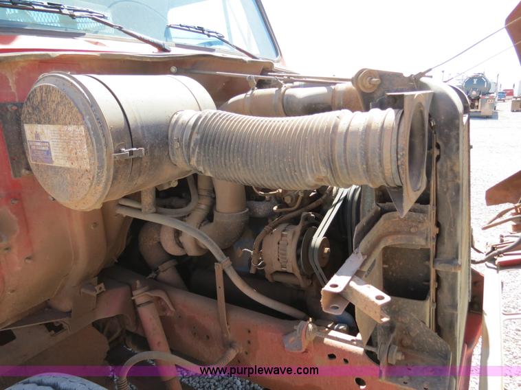 image for item B2459 1987 International 1955 crane truck