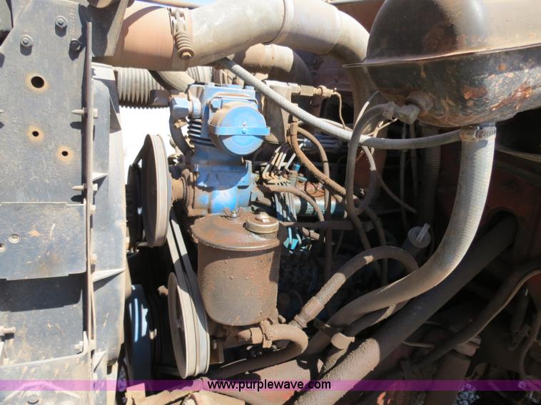 image for item B2459 1987 International 1955 crane truck