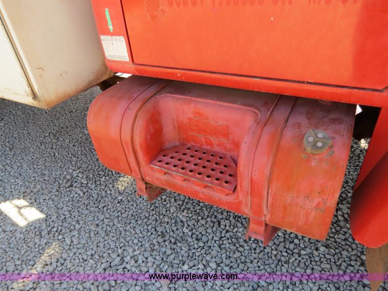 image for item B2459 1987 International 1955 crane truck