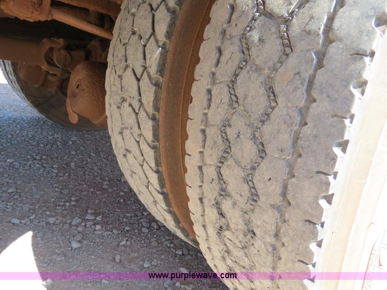 image for item B2459 1987 International 1955 crane truck
