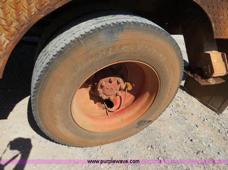 image for item B2459 1987 International 1955 crane truck
