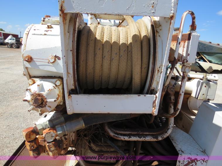 image for item B2459 1987 International 1955 crane truck