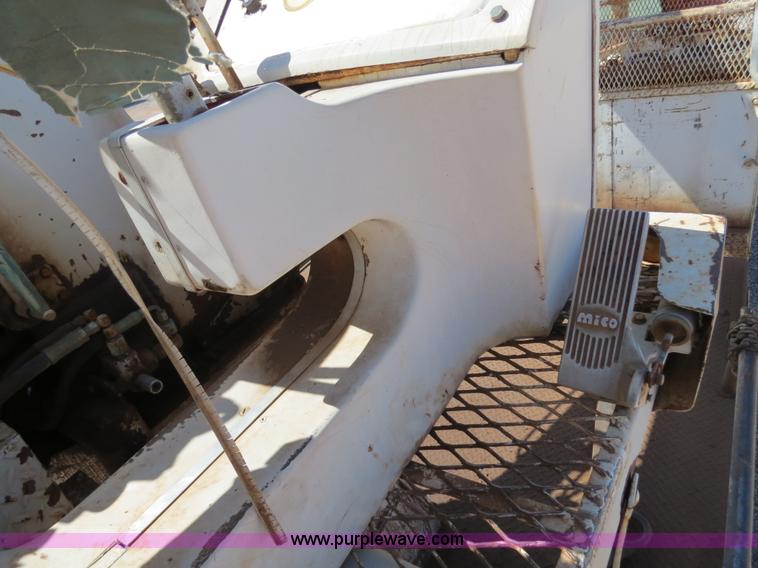 image for item B2459 1987 International 1955 crane truck
