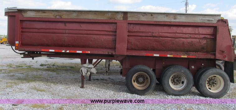 image for item B2790 1994 Clement 26' dump trailer