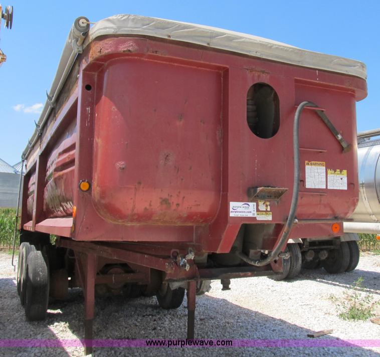 image for item B2790 1994 Clement 26' dump trailer