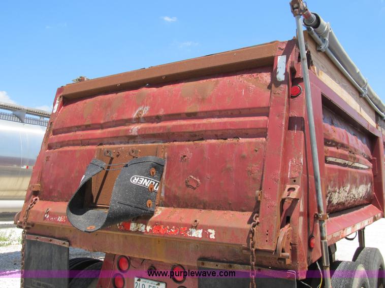 image for item B2790 1994 Clement 26' dump trailer