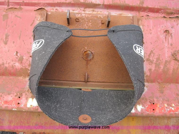 image for item B2790 1994 Clement 26' dump trailer