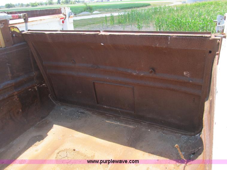 image for item B2790 1994 Clement 26' dump trailer