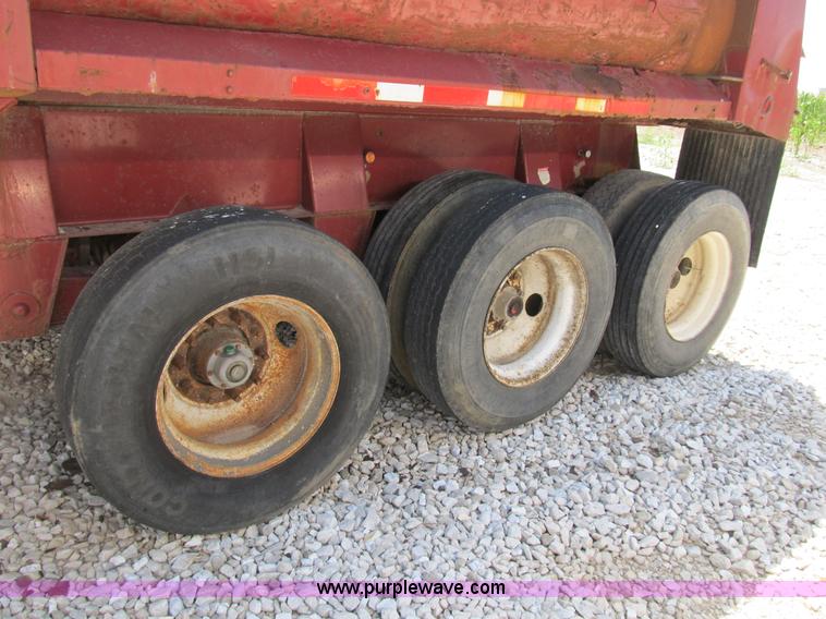 image for item B2790 1994 Clement 26' dump trailer