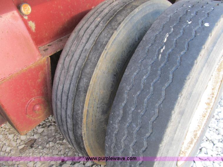 image for item B2790 1994 Clement 26' dump trailer