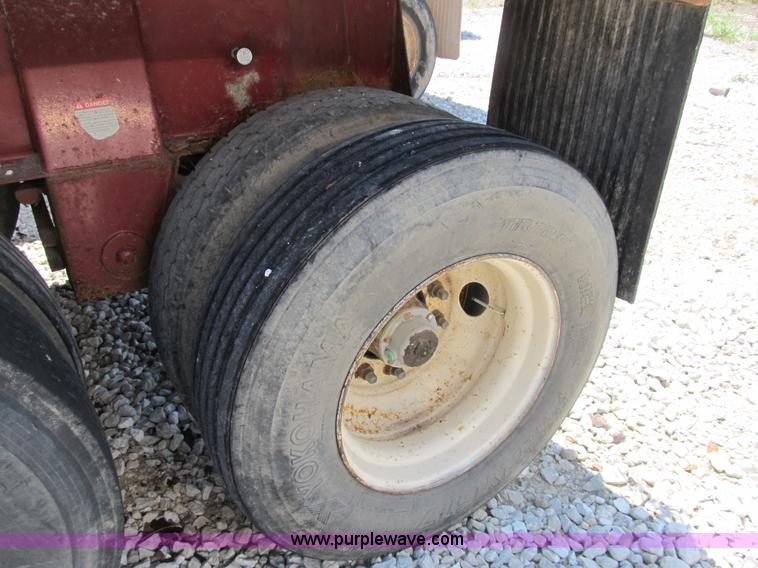 image for item B2790 1994 Clement 26' dump trailer