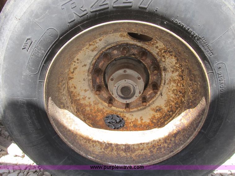 image for item B2790 1994 Clement 26' dump trailer