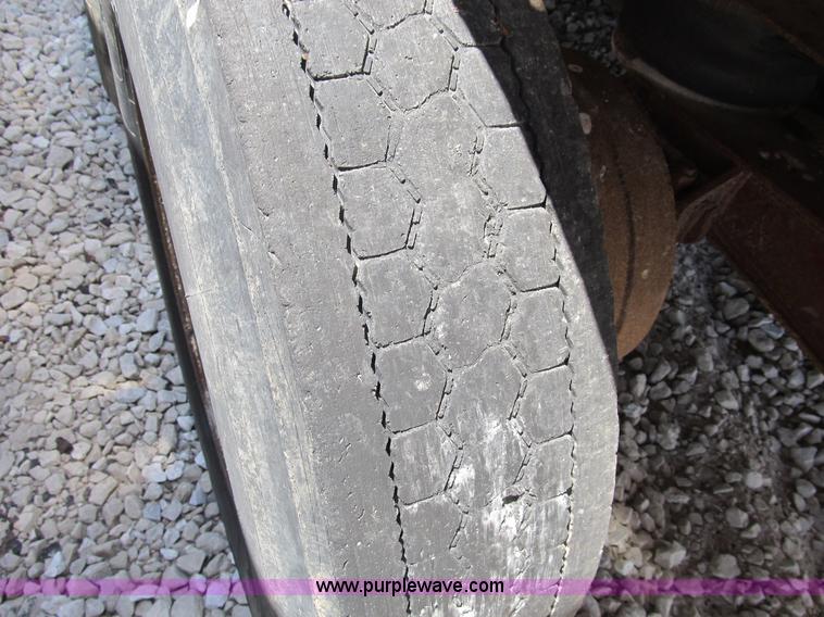 image for item B2790 1994 Clement 26' dump trailer