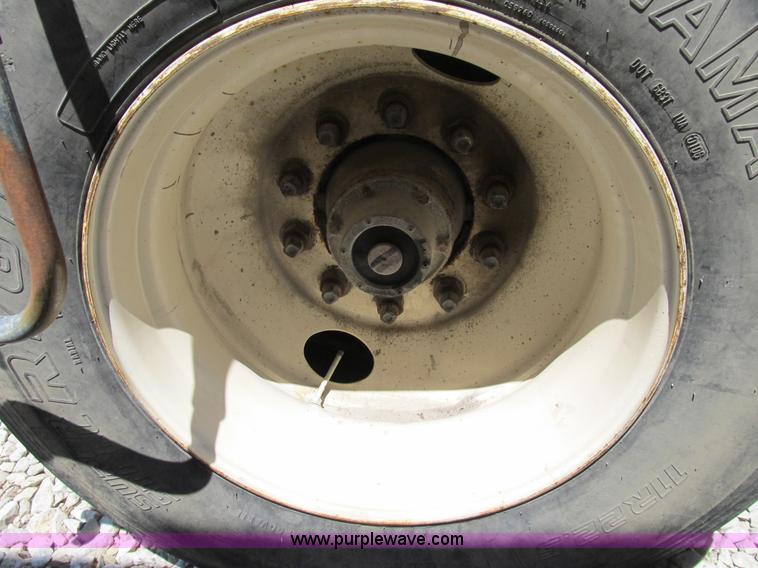 image for item B2790 1994 Clement 26' dump trailer