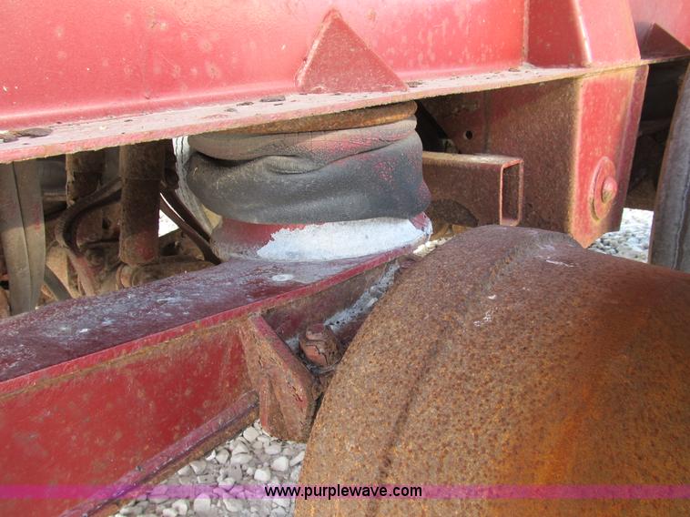 image for item B2790 1994 Clement 26' dump trailer